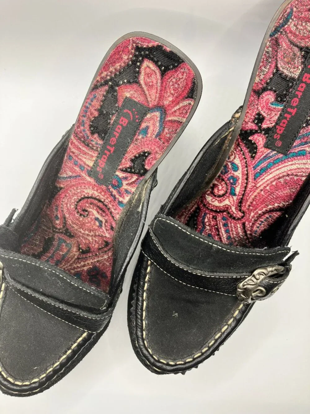 BareTraps Studded Platform Clogs Black Suede Size 8.5 heel 3.5-in Like New